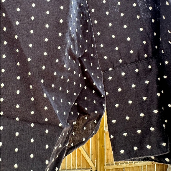 J. Crew Polka Dot Diamond Pattern Tuxedo Front Button Down Navy Top size 10 - Picture 6 of 10